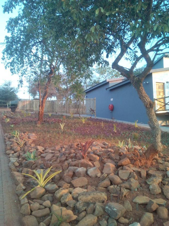 Hazyview Buffalo Game Lodge Bagian luar foto